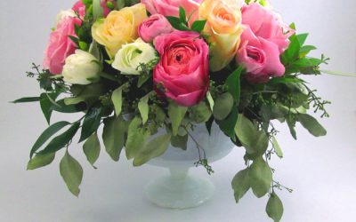 Make a Romantic Ranunculus and Garden Rose Centerpiece for Your Wedding