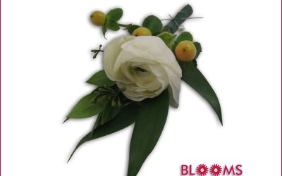 Make a Romantic Ranunculus Wedding Boutonniere: DIY Wedding Flowers