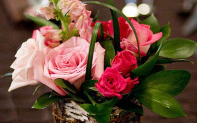 DIY Centerpiece Tutorial – Garden Roses & Anemones!