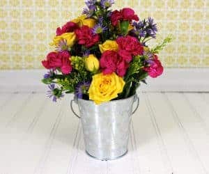 Easy Flower Arrangement Tutorial