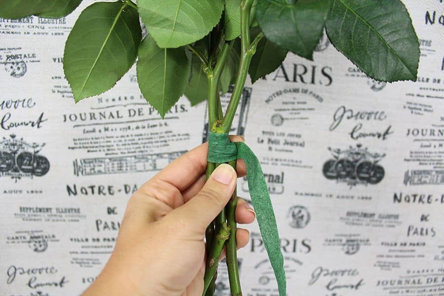garden-rose-bouquet-stem-wrap