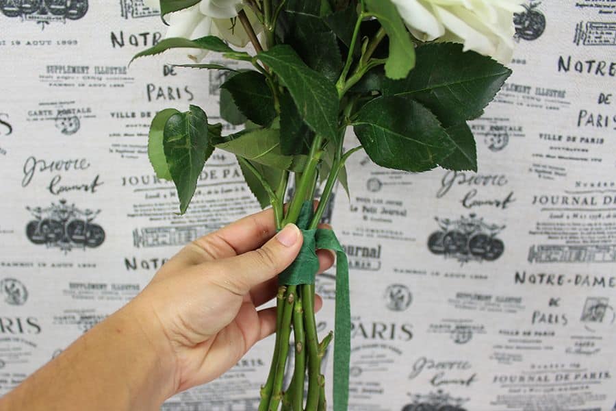 make-a-garden-rose-bouquet-stem-wrap3