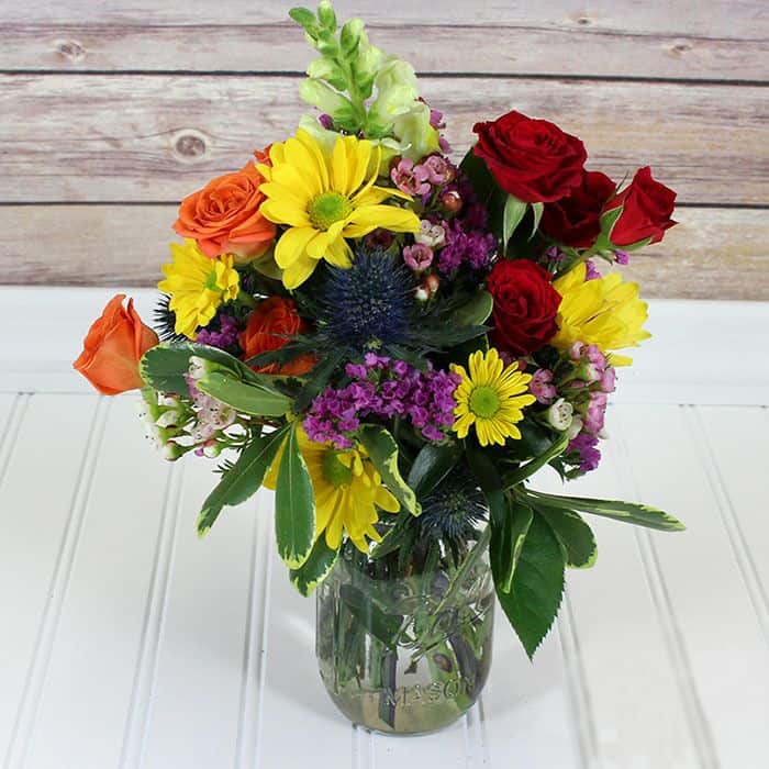 Wildflower-Mason-Jar-arrangement