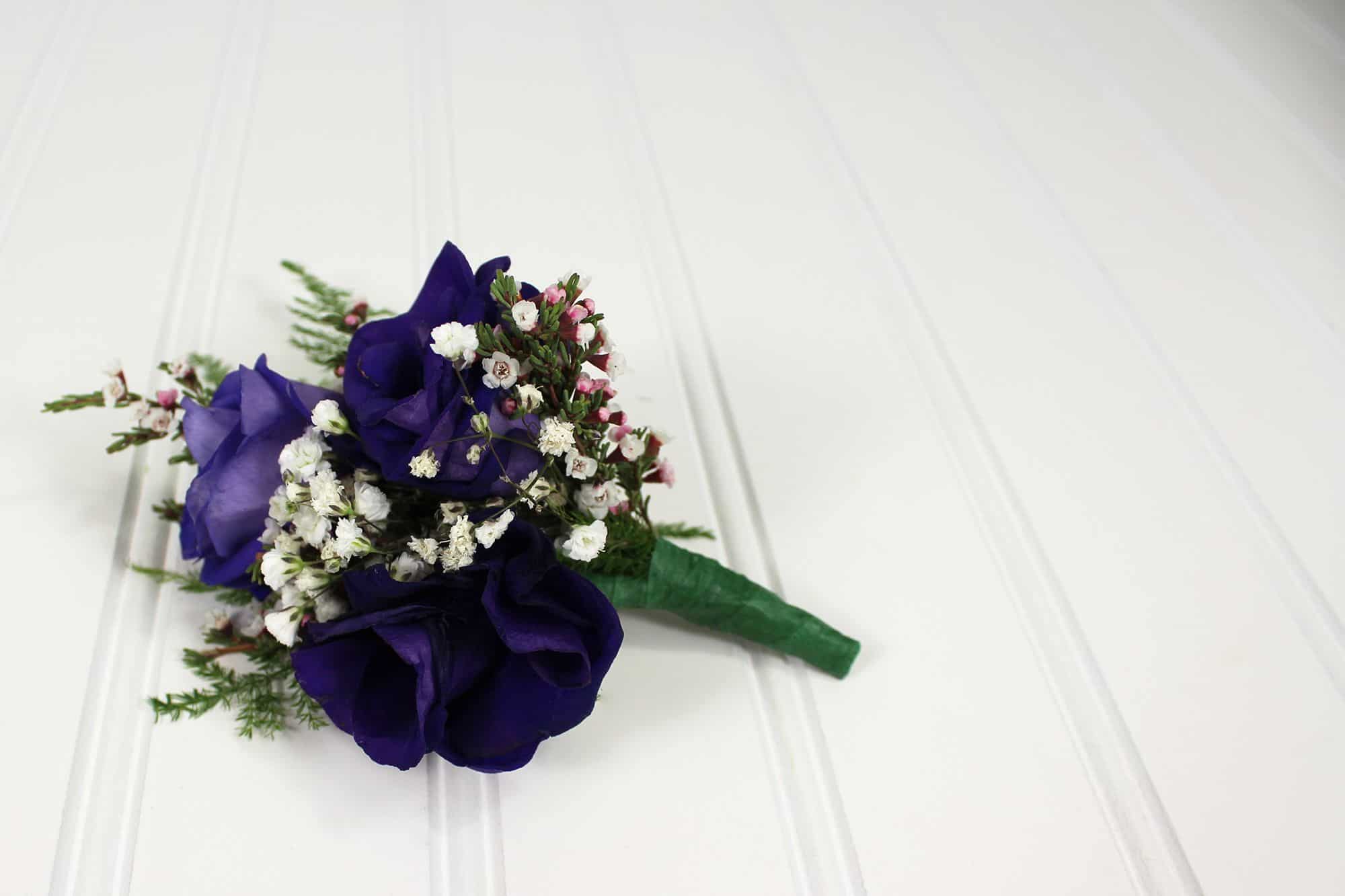 DIY Boutonniere Tutorial with purple lisianthus