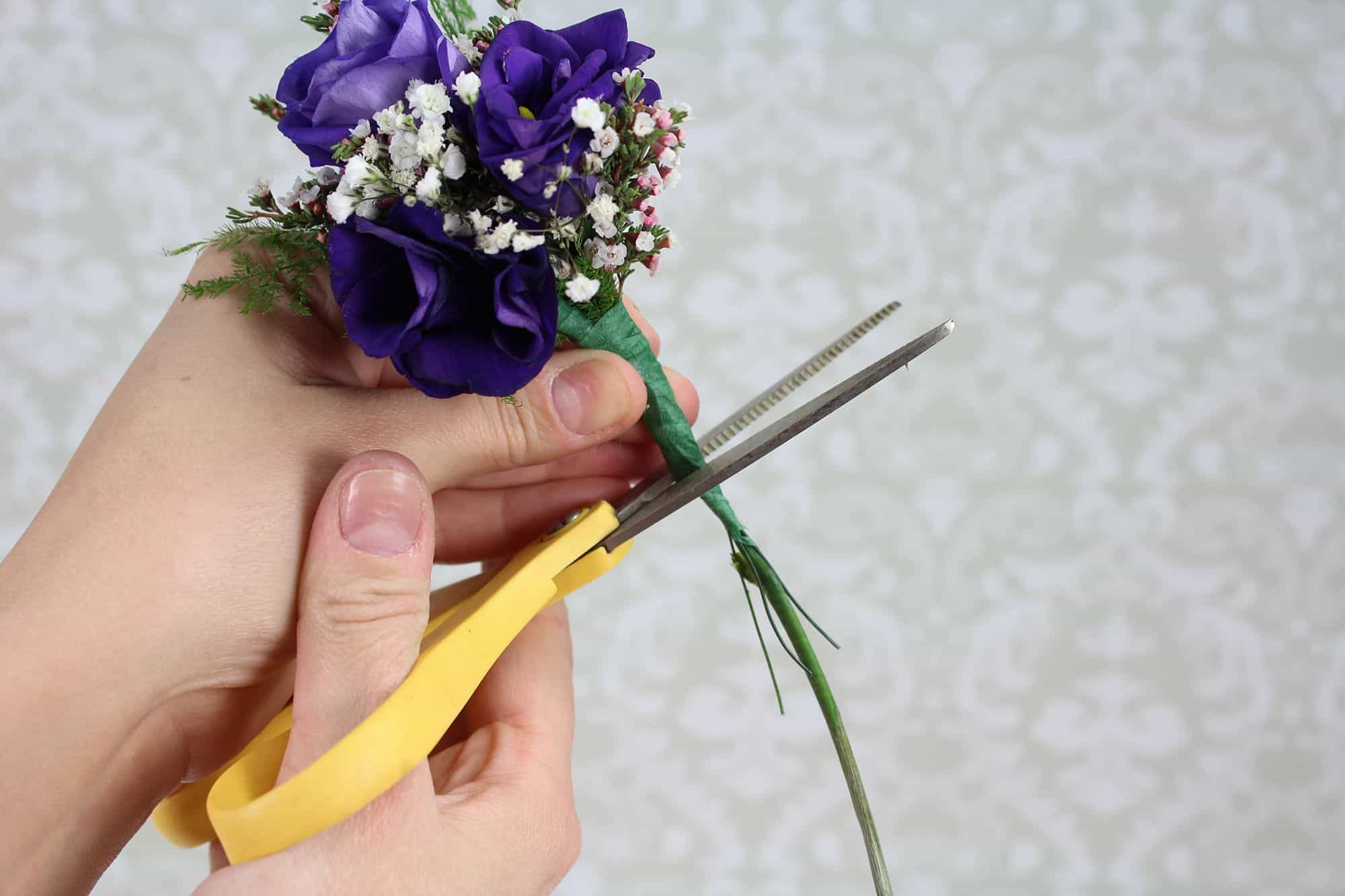 how-to-make-a-romantic-boutonniere-12