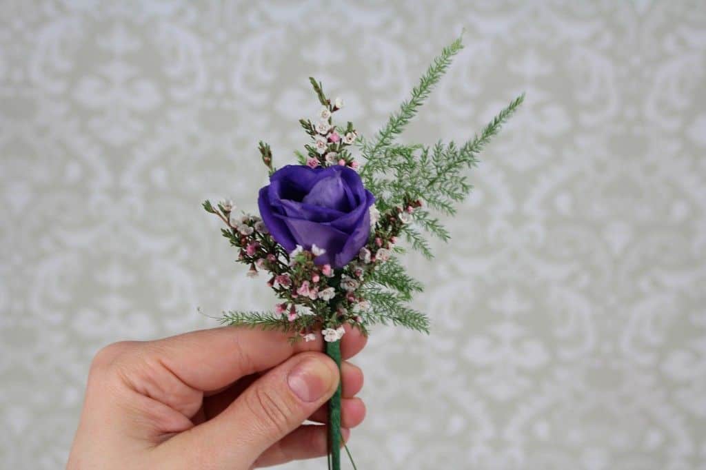How to Make a Romantic Boutonniere DIY Photo Tutorial