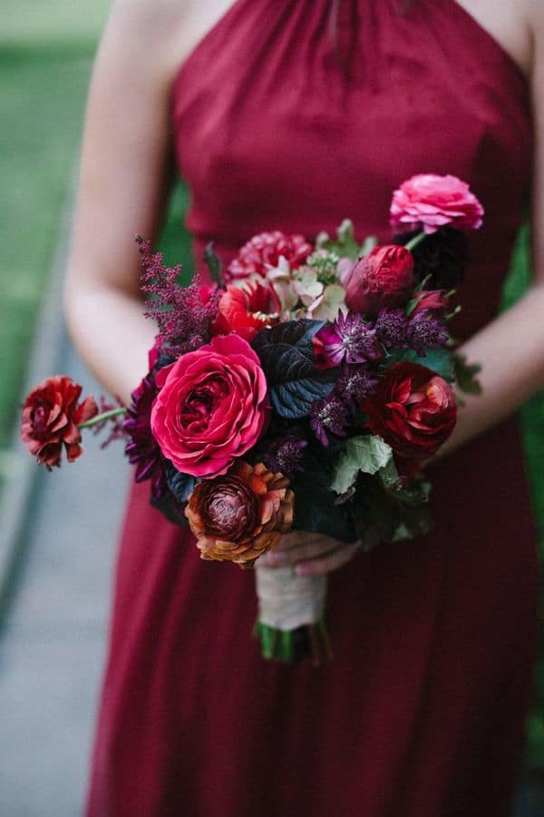 reasons to have a winter wedding flowers