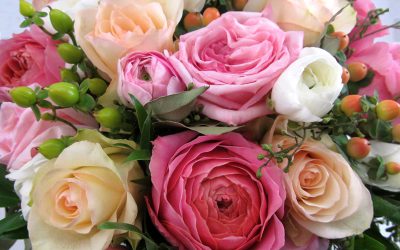 Wedding Flower Favorites: Garden Roses