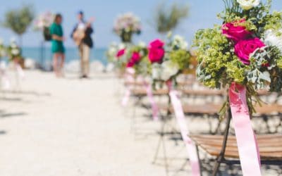 Flower Dos and Don’ts for Beach Weddings