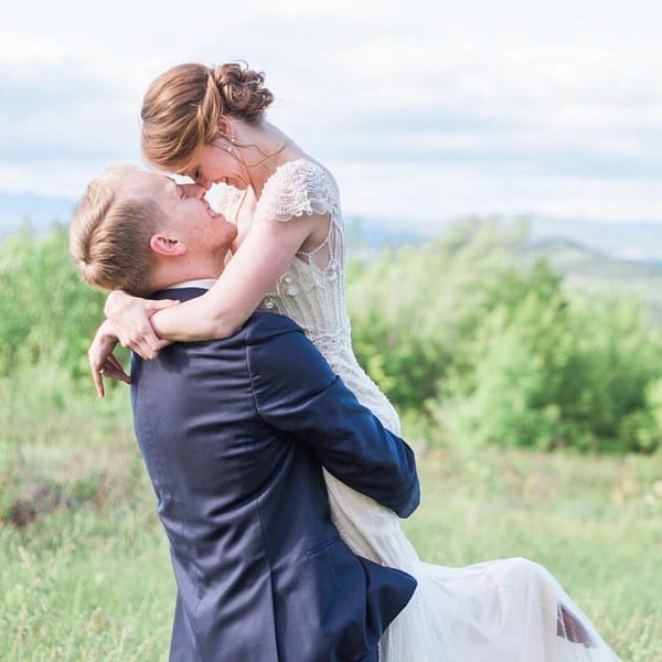 DIY Wedding, Outdoor Wedding, DIY bouquet, Destination Wedding, Bride and Groom