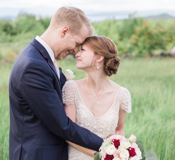 DIY Wedding, Outdoor Wedding, DIY bouquet, Destination Wedding, Bride and Groom