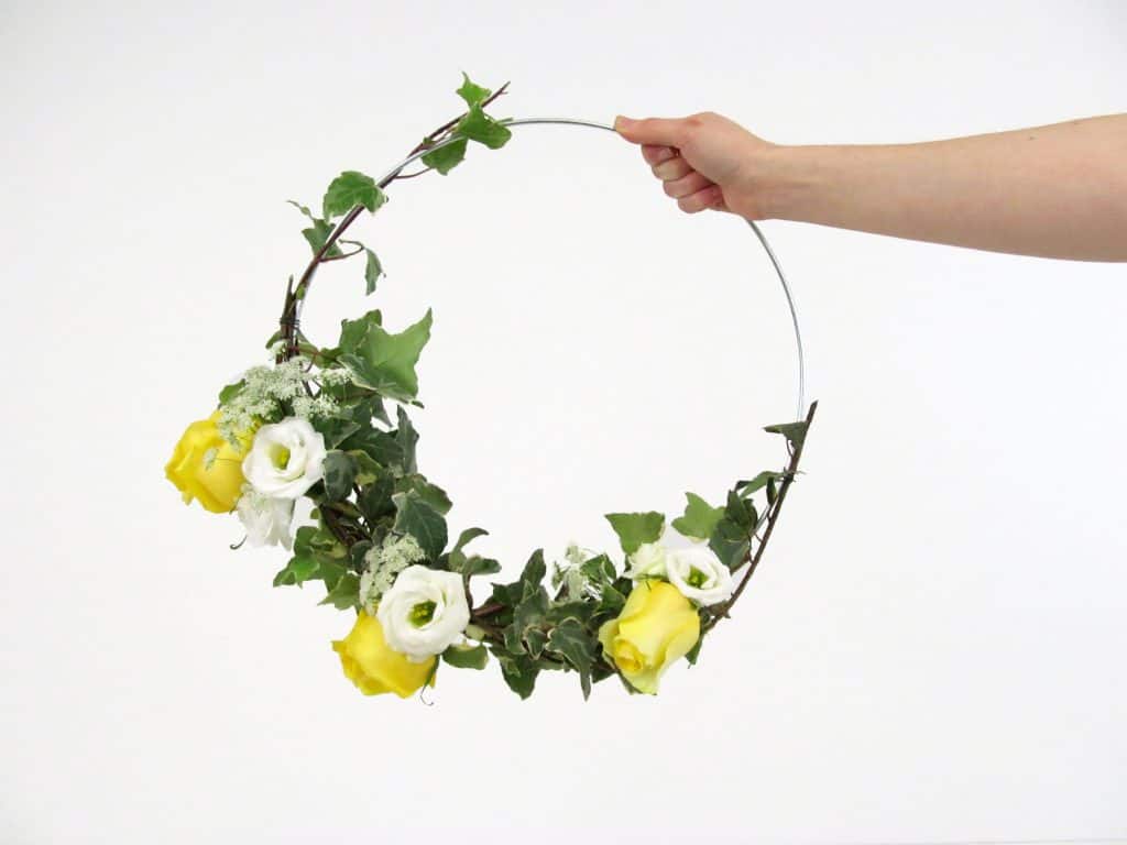 finished DIY floral hoop