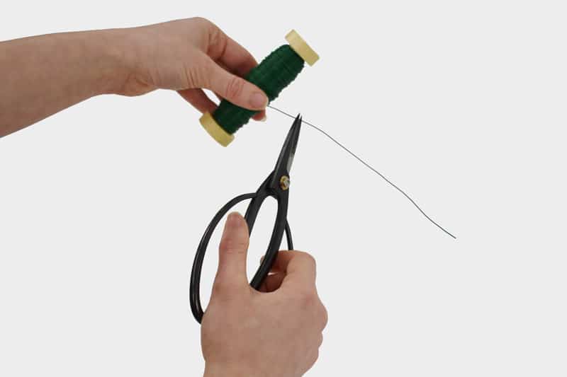 Cutting floral wire