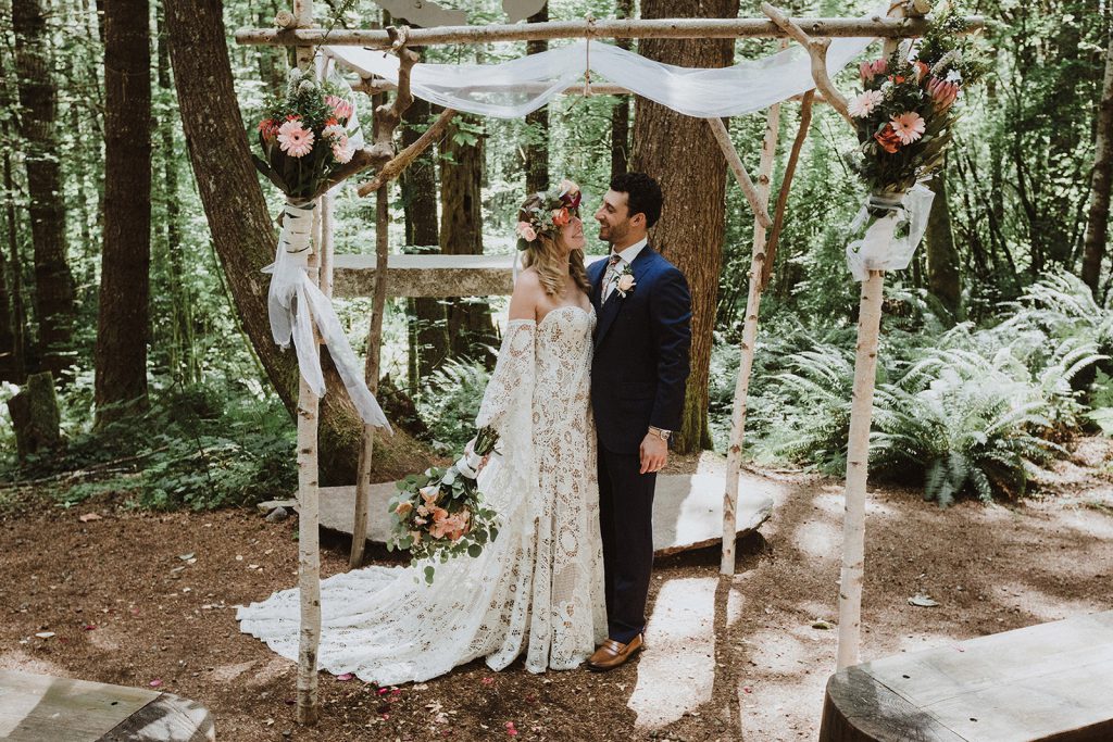 Boho wedding with DIY flowers by Blooms by the Box