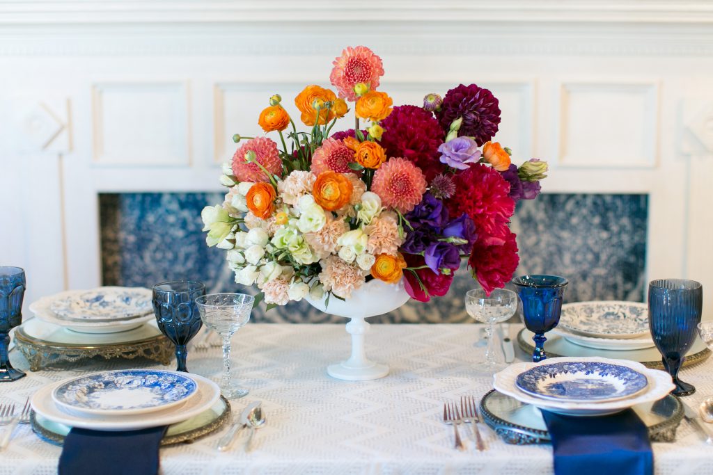 Wedding Trends for 2021 and 2022 flowers and place setting