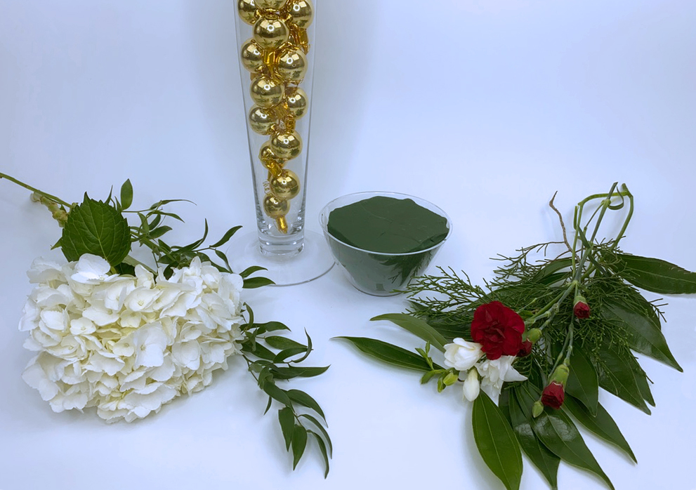 Tall Trumpet Vase Centerpiece supplies