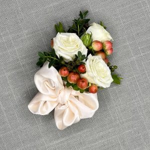 Twisting bow, flowers together.