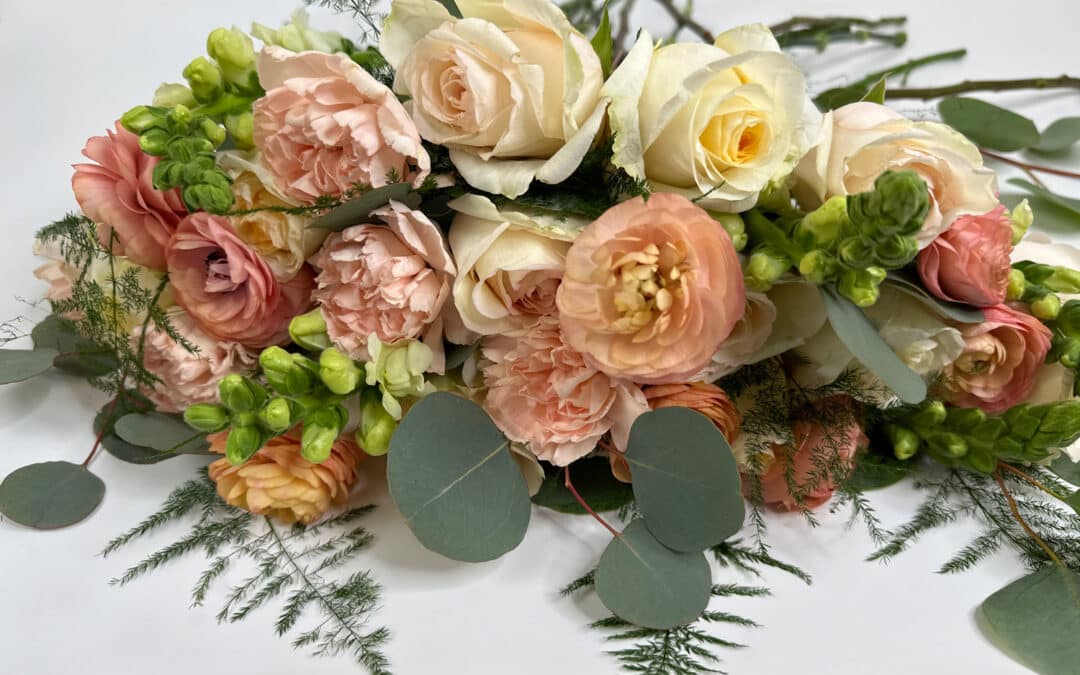 Pantone Peach Fuzz Flower Pack