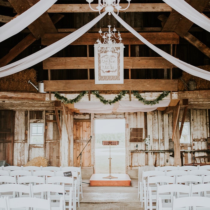 Barn wedding gothic style with garlands